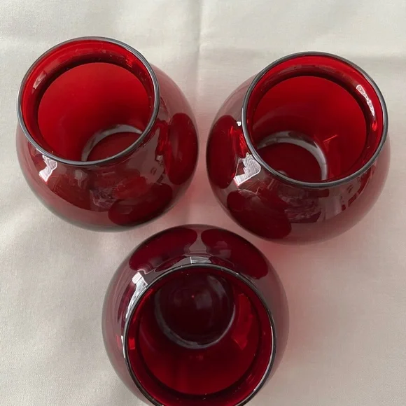 Vintage Anchor Hocking Royal Ruby Red Glass 4” Vases - set of 3 - Picture 3 of 3
